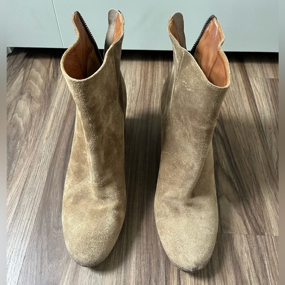 Elia Maurizi tan bootie size 40